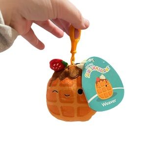 weaver the waffle clip squishmallow 3.5”